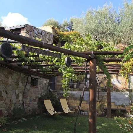Al Borgo Di Pina Hétvégi ház