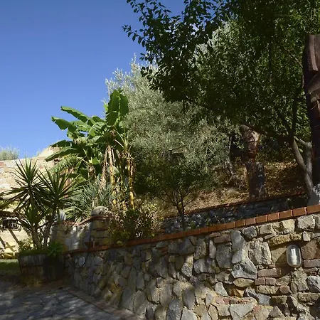 Al Borgo Di Pina Country house *