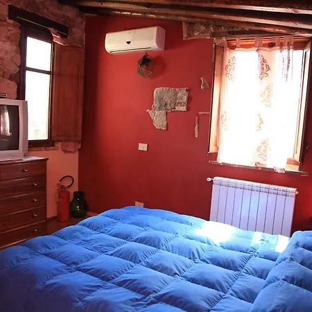 Al Borgo Di Pina Country house